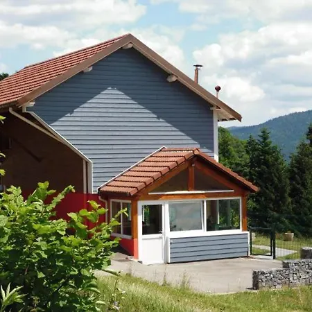 Country house Maison Independante Avec Jardin, Terrasse Et Cheminee A *